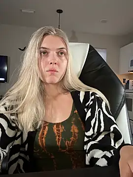 Rainsworld420 - Tittie time