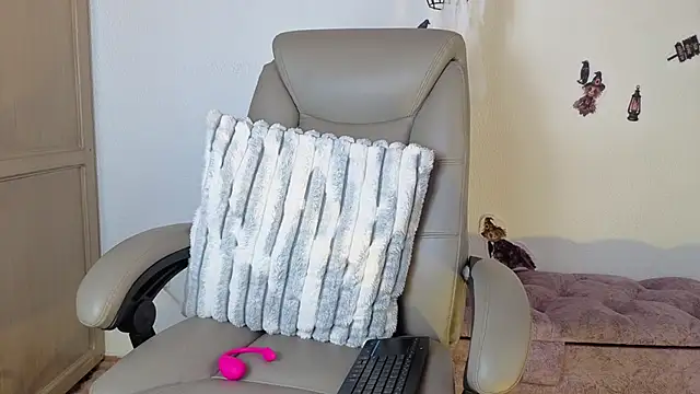 Aura_moons - Show feet