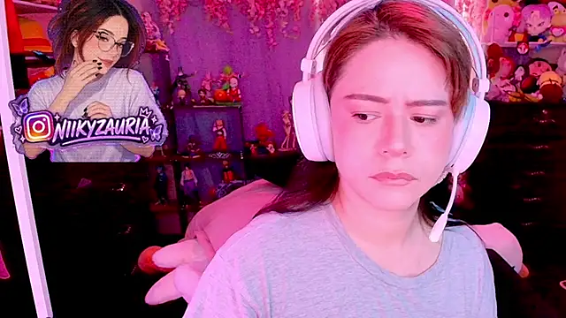 _niiky - little twerk oil ass
