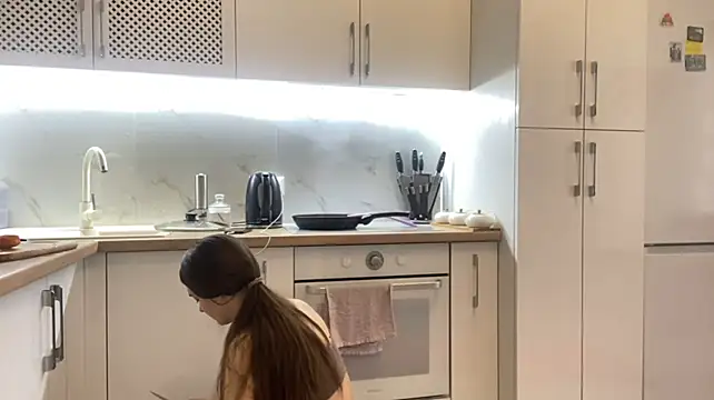 TessSweem - Kiss camera so hot