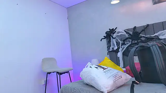 Kendra_london - 🎃🍭 Show Naked 🎃🍭