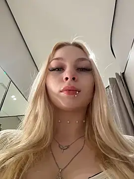 AngelinaTous - I'll show my ass + spank 5 times