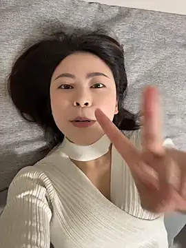 YaoYao8888 - 脱掉内衣直播2分钟