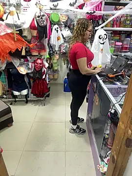 ROSALIASSHOP - SERVING IN A THONG 5 MIN