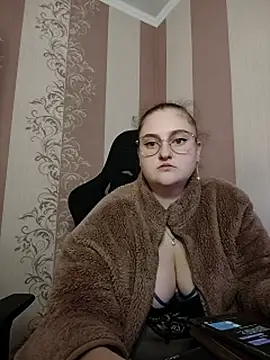 AnabelWhiteX - Flash breasts in bra