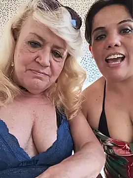 Belladama61 - As belas colocar o plug no cuzinho