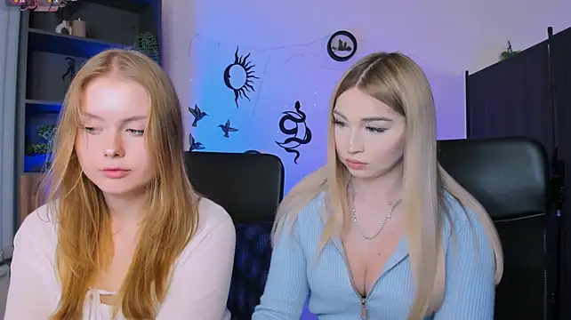 Caroline_honeyy - to play tits