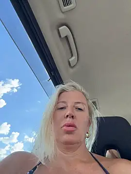 TUNDEROSE1 - Boobs