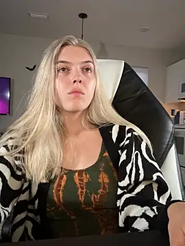 Rainsworld420 - Tittie time