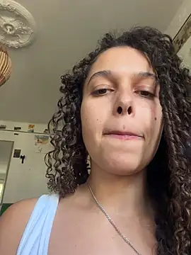 Rati_Curly - Sit on The camera with out pantys