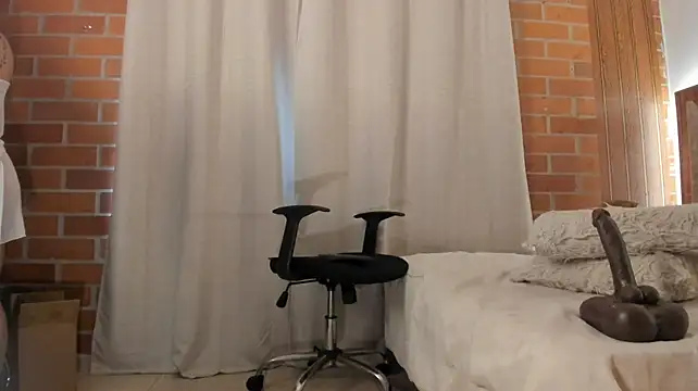 AGATHAA_WHITE - OPEN ASS
