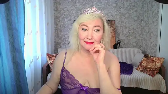 LadyKriss - sexy pose on the sofa