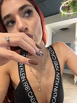 VixenRosse - Intense pulsing on my clit🔥