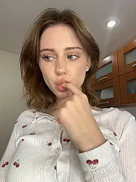 LunaLun - suck my finger+saliva eye contact