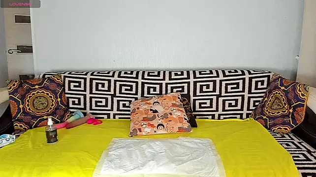 Amalia_Mio - fingering clit til cum