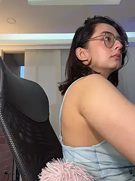 Nicollett - Spank boobs