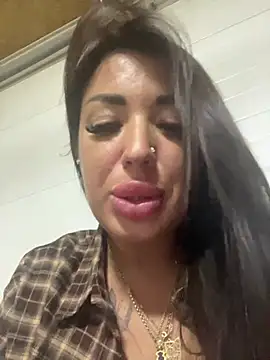 RuslanaXX - Make me squirt