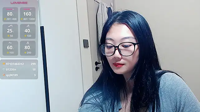 Tutu512 - 玩刺激中 挑战和朋友聊天偷偷玩