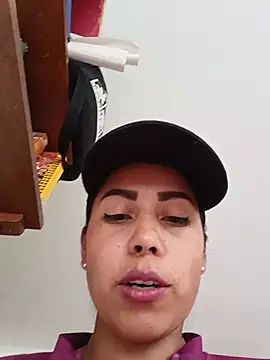 _andrea30 - show naked pussy closer + rub it good