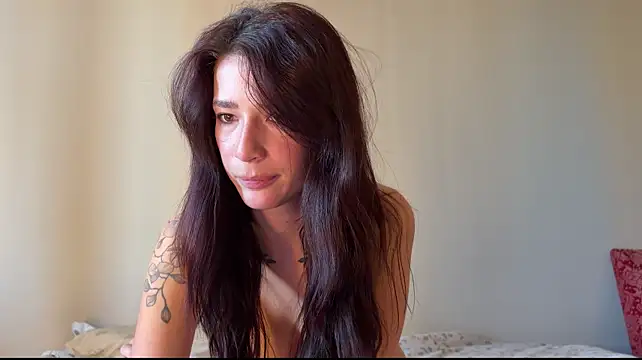 Mulaniha - Run a dildo along my pussy