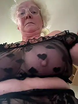 Naughtynancy65 - Oil my tits