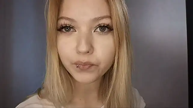 ChantellStremmel - show my tongue close up
