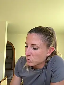 VivienneBlac - show my boobs for 3 min 🍑