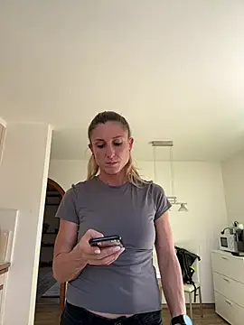 VivienneBlac - show my boobs for 3 min 🍑