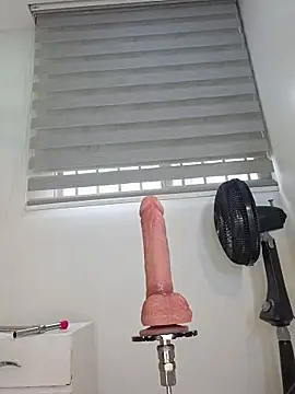 Ana_Luucia - 2 finger in my ass