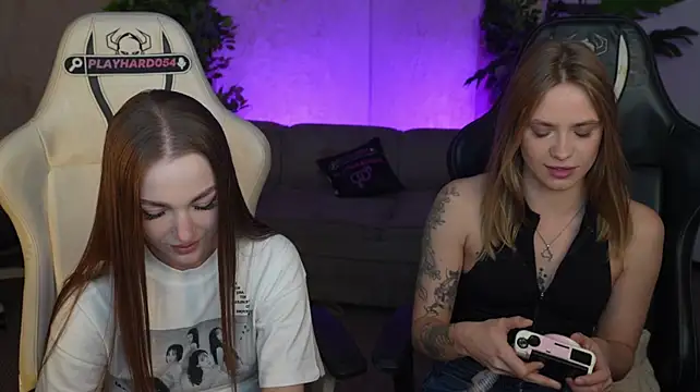 Ella_054 - doggy+slap ass 2 girls