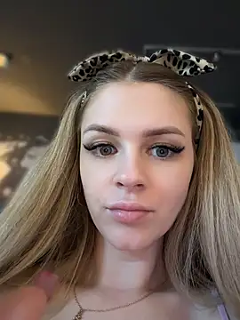 Love_Bri - Play with my pussy