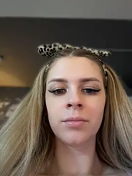 Love_Bri - Play with my pussy
