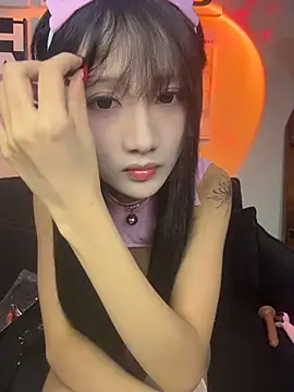 Xiaoxiao1001 - 脱掉上衣5分钟（手挡胸）