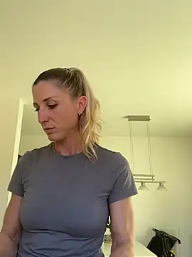 VivienneBlac - show my boobs for 3 min 🍑
