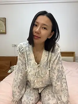 Susu2008 - 裸体站阳台直播10分钟