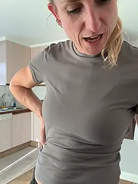 VivienneBlac - show my boobs for 3 min 🍑