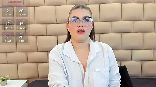 TifannyRosen - Put red my fuckin ass (spanks)