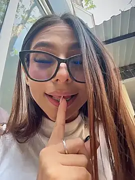 Amira_cute2 - Fuck pussy dildo in the bathroom