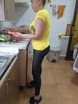 Lamorbosa37 - Follando bin rico en tique show