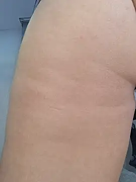 Ana_Luucia - 2 finger in my ass