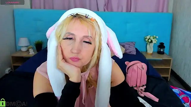 Pautina100 - bust size 3.Show three hours