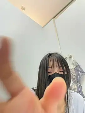 Xiao-Lin - 户外男厕假阳具抽插2分钟