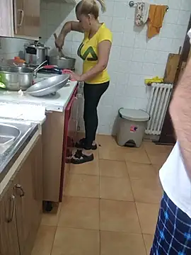 Lamorbosa37 - Follando bin rico en tique show