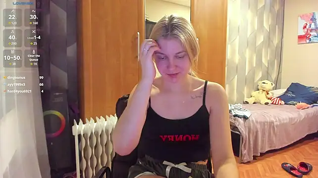 Tiny_Kiss - naked 5 min