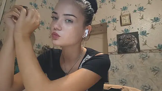 DeandraBodemann - suck finger awkward