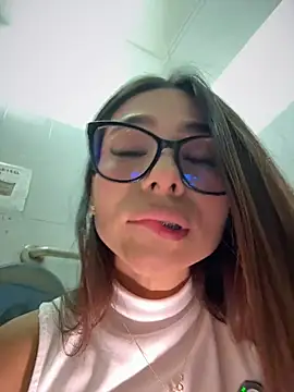 Amira_cute2