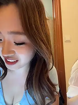 Yomi009 - 姐妹办公室面前小穴特写😳