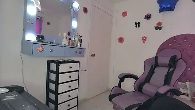 Soffy_rosses - Spanks Ass