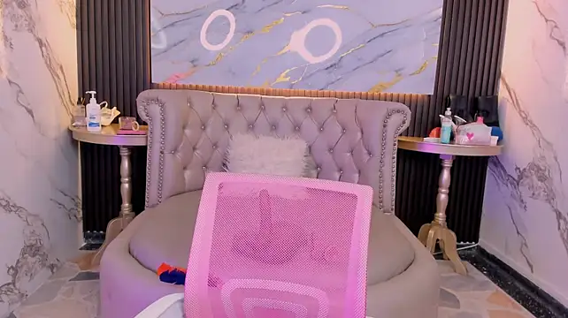 Megan_hugeboobs - HI SEXY MEGAN 😍🙈