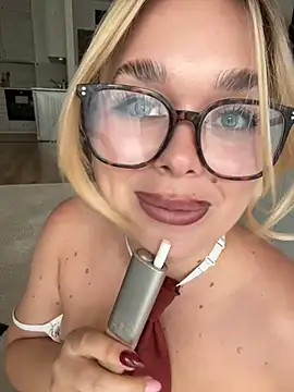 Lilixcake - vegyük le a bugyit - thong off